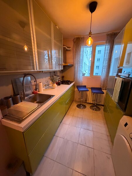 Nicolae Grigorescu, Titan, str. Rotunda, Scoala 195,